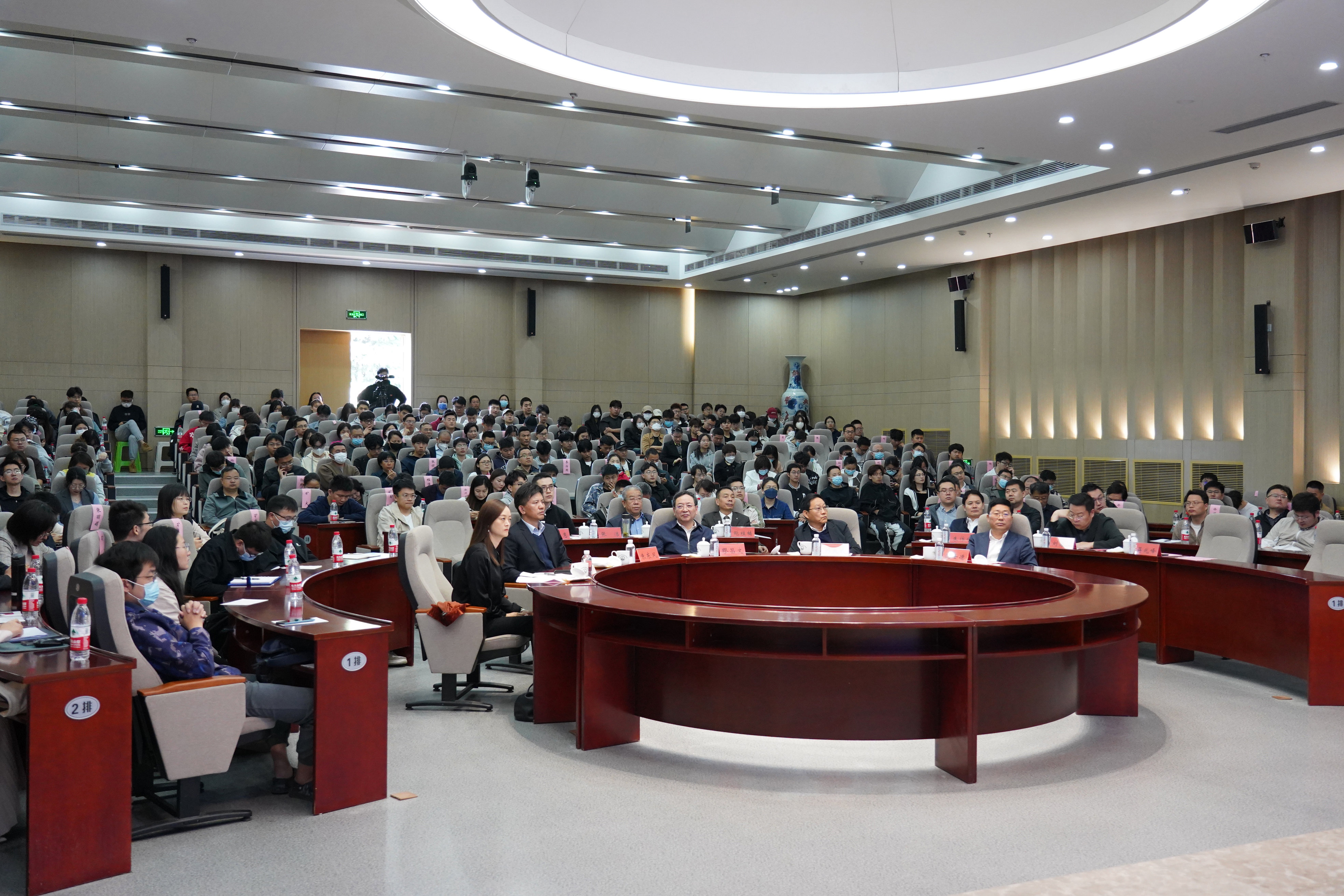 绿色建筑与建筑文化高峰论坛在江苏建院举办，建筑业发展新机遇引热议